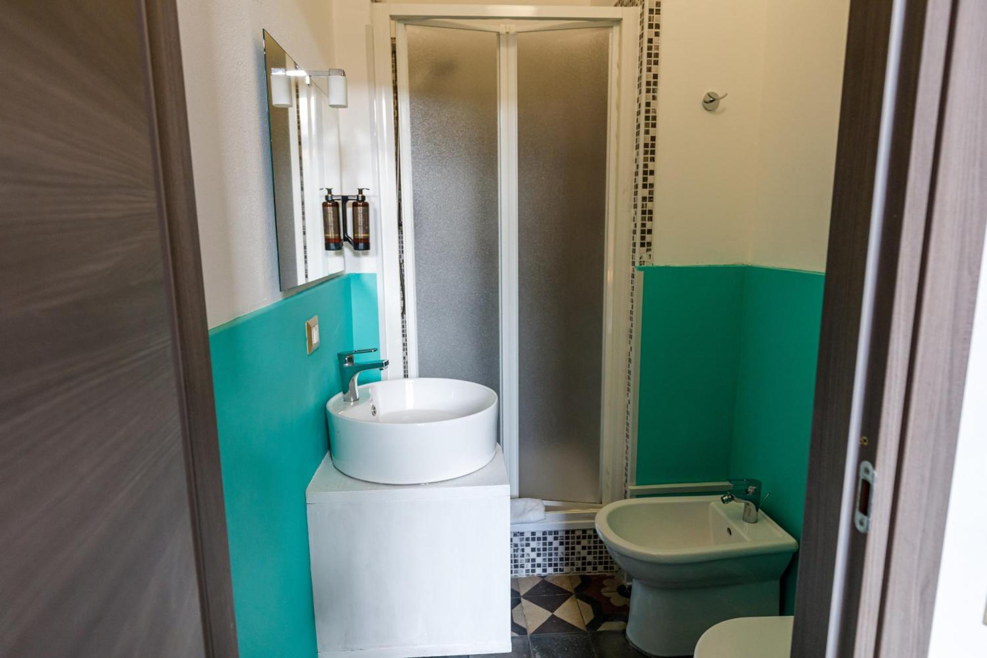 Onlyrooms III - Recommended For Under 30S Cagliari Quarto foto