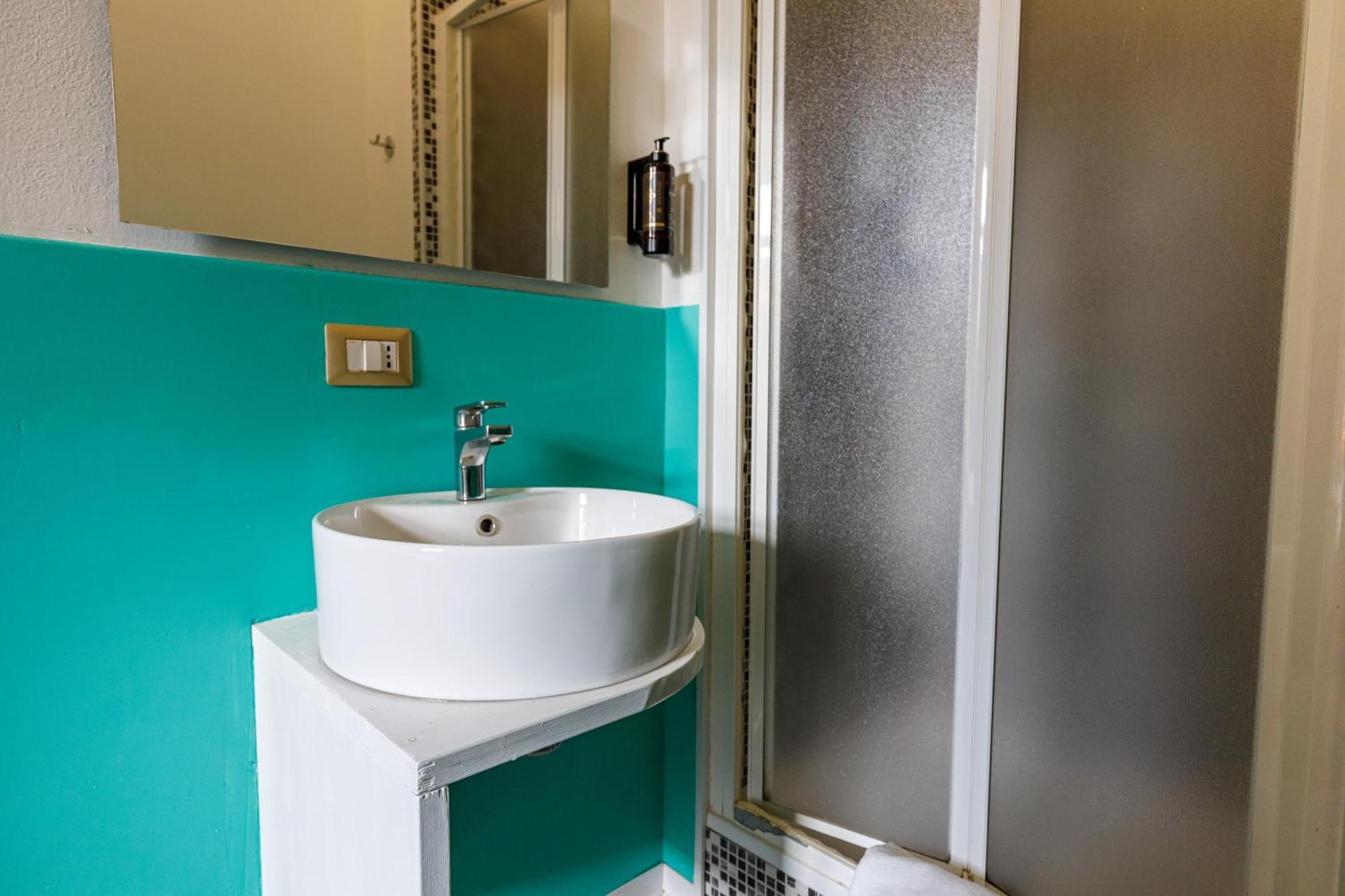 Onlyrooms III - Recommended For Under 30S Cagliari Quarto foto