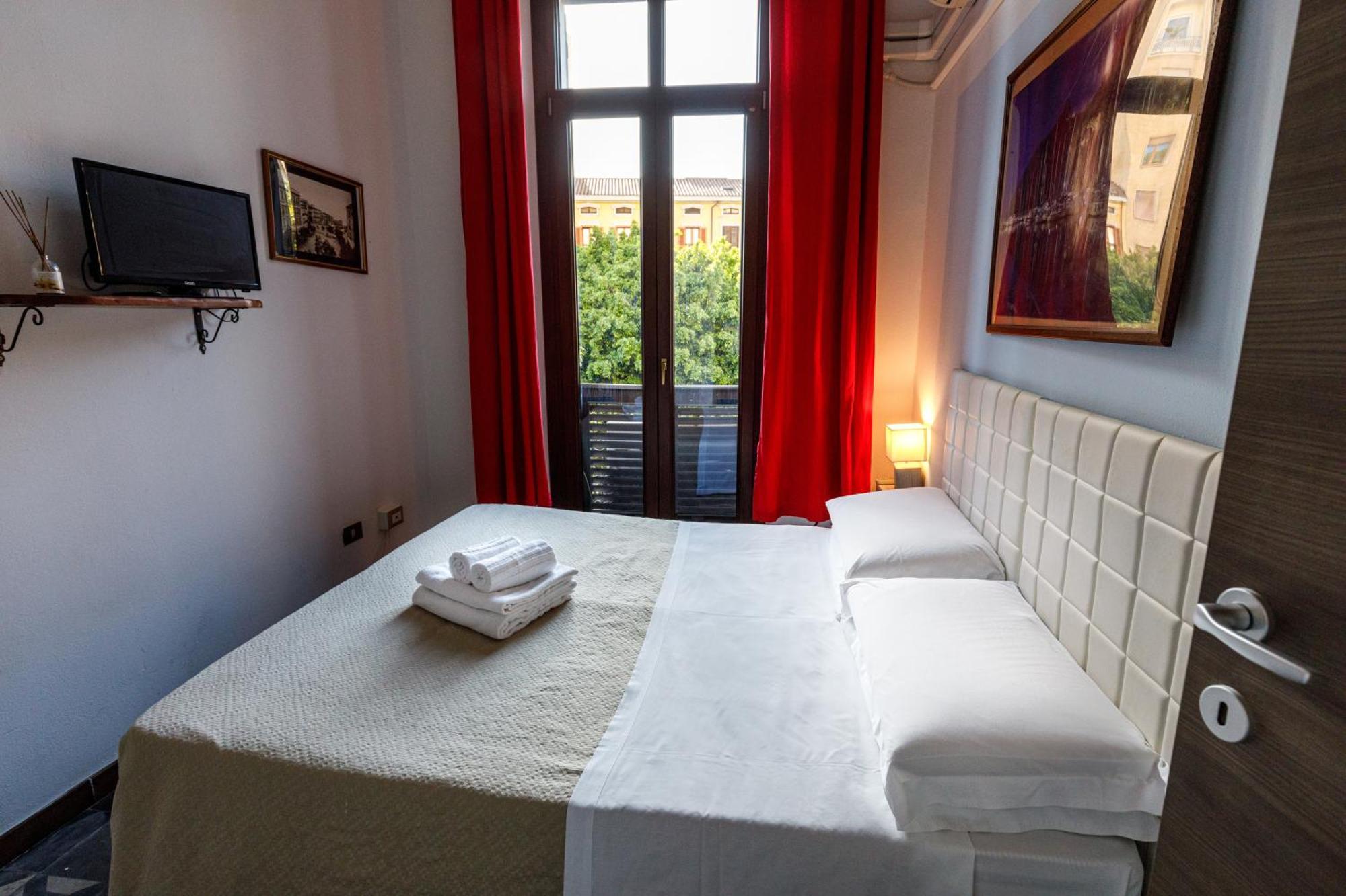 Onlyrooms III - Recommended For Under 30S Cagliari Quarto foto