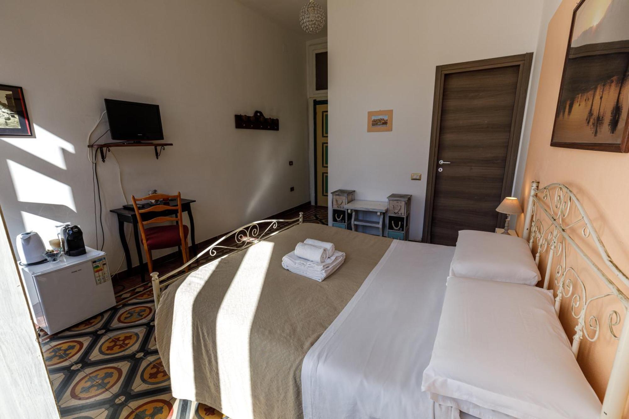 Onlyrooms III - Recommended For Under 30S Cagliari Quarto foto