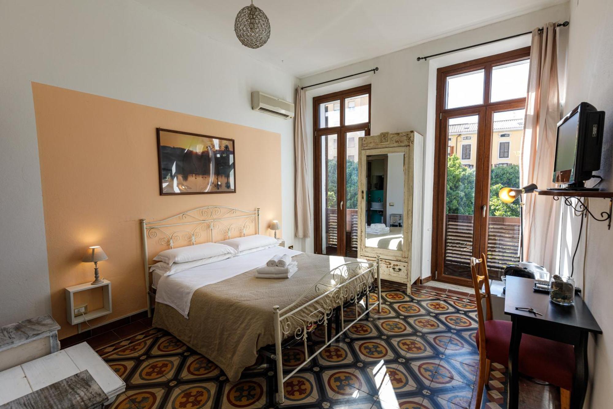 Onlyrooms III - Recommended For Under 30S Cagliari Quarto foto