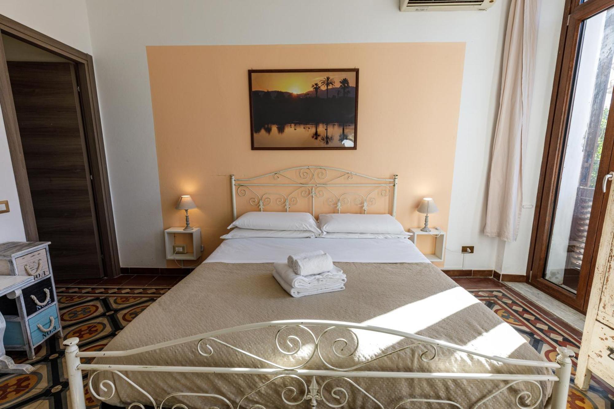 Onlyrooms III - Recommended For Under 30S Cagliari Quarto foto