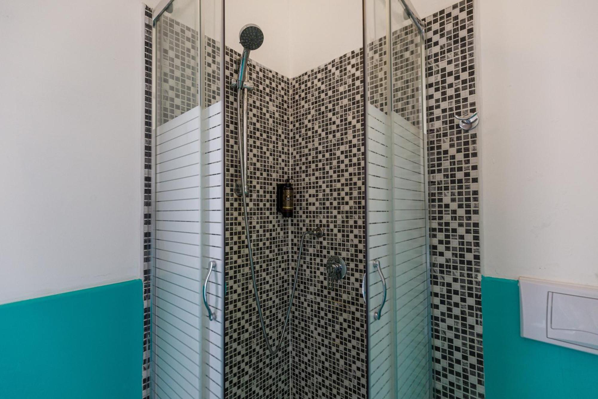 Onlyrooms III - Recommended For Under 30S Cagliari Quarto foto